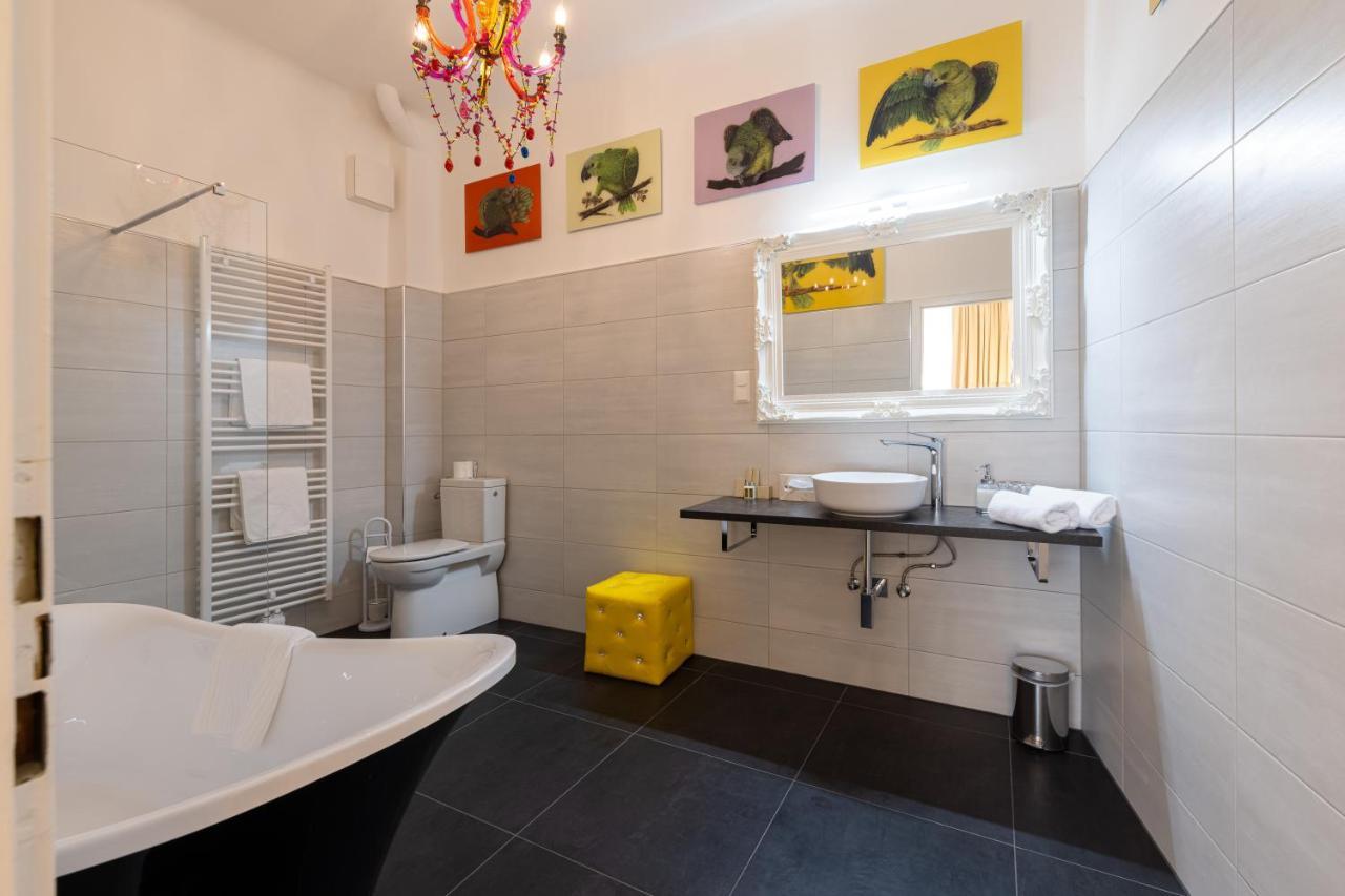 Boutique Hotel Goldenes Lamm Villach Exterior foto