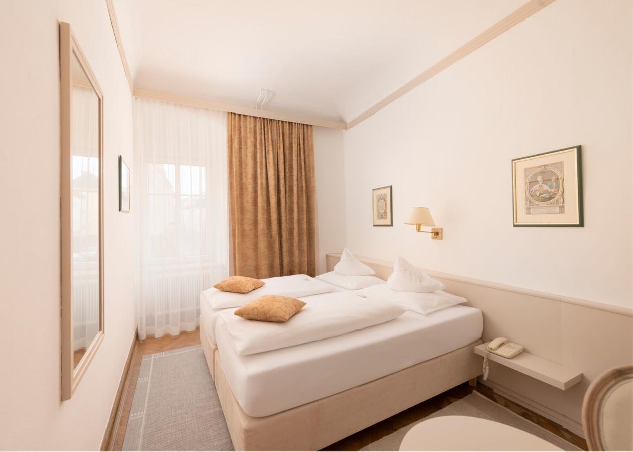 Boutique Hotel Goldenes Lamm Villach Exterior foto